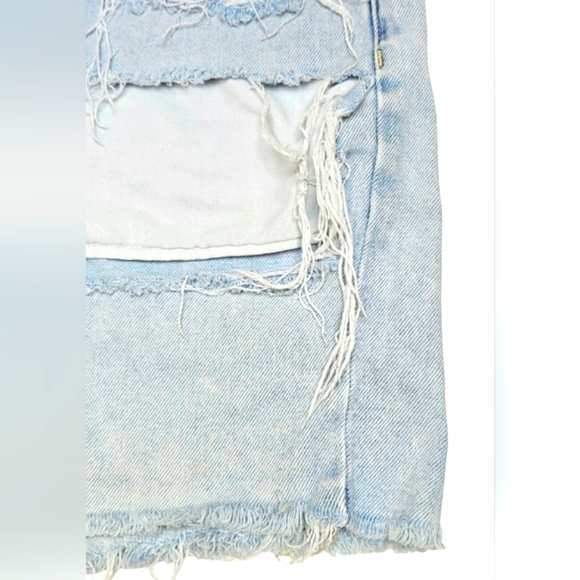 American Eagle Light Wash Blue Denim Distressed Jean Shorts Summer Size 16 - Picture 6 of 12